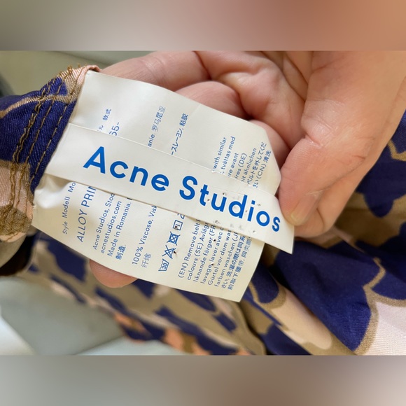 ACNE Studios Alloy Cloud Print silk dress button down with pockets! Size M - Picture 13 of 16